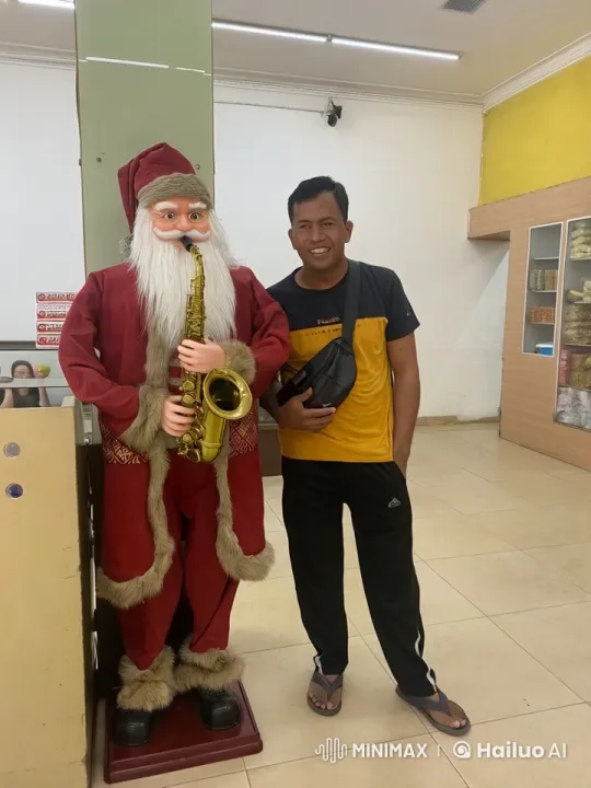 Santa Watches as Man Performs Impressive Kungfu Moves – AI Generated Video | Hailuo AI