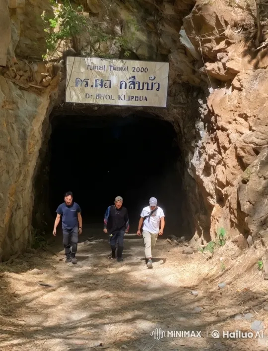 Martial Artists Emerge from Tunnel 2000 for Intense Combat – AI Generated Video | Hailuo AI