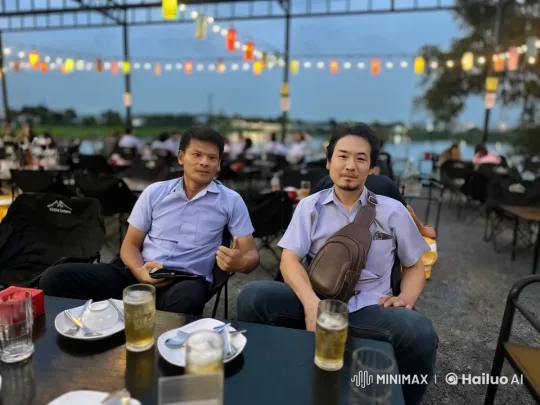 Martial Arts Showdown in Bustling Outdoor Dining Area – AI Generated Video | Hailuo AI