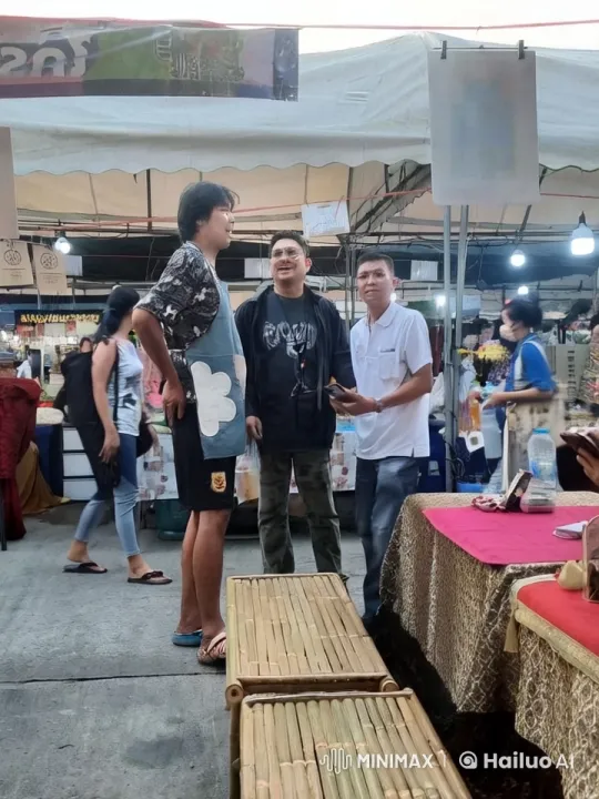 Martial Arts Showdown in Bustling Market – AI Generated Video | Hailuo AI