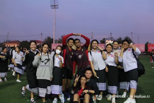 Vibrant Schoolyard Sunset: Animated Kungfu Choreography – AI Generated Video | Hailuo AI