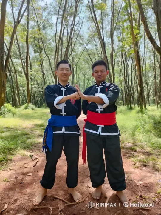 Chinese Martial Artists Demonstrate Wing Chun in Forest – AI Generated Video | Hailuo AI
