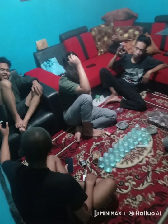 Jawara Cijawura Friends Practice in Cozy Living Room – AI Generated Video | Hailuo AI