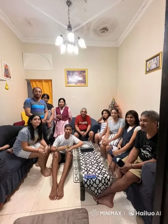 Kungfu Practitioners Display Mastery in Cozy Living Room – AI Generated Video | Hailuo AI