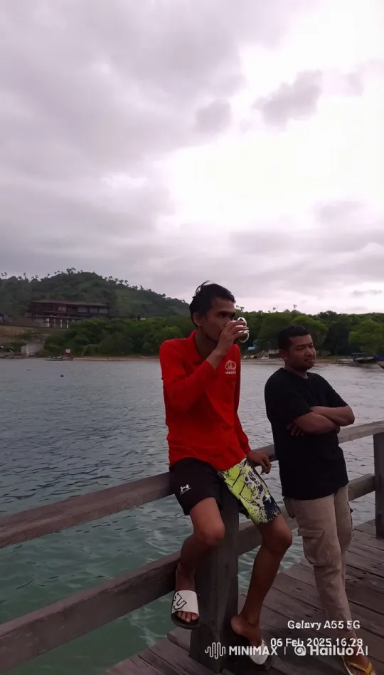 Kung Fu Master Demonstrates Skills on Scenic Dock – AI Generated Video | Hailuo AI