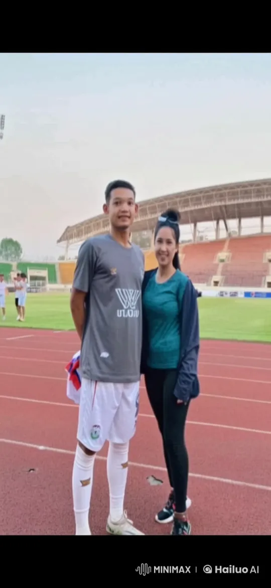 Young Man Showcases Kung Fu Skills in Live2D Stadium Scene – AI Generated Video | Hailuo AI