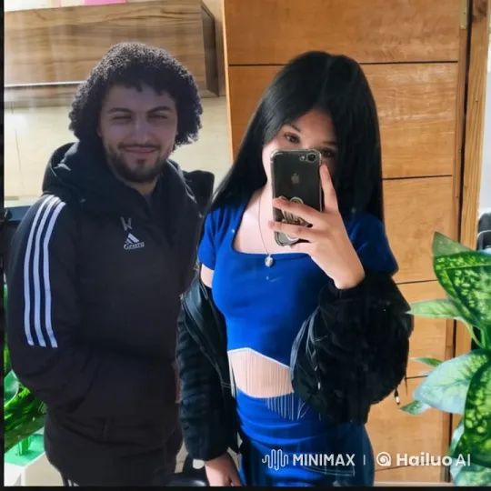 Live2D Animation: Couple Takes Selfie, Shares Affection – AI Generated Video | Hailuo AI