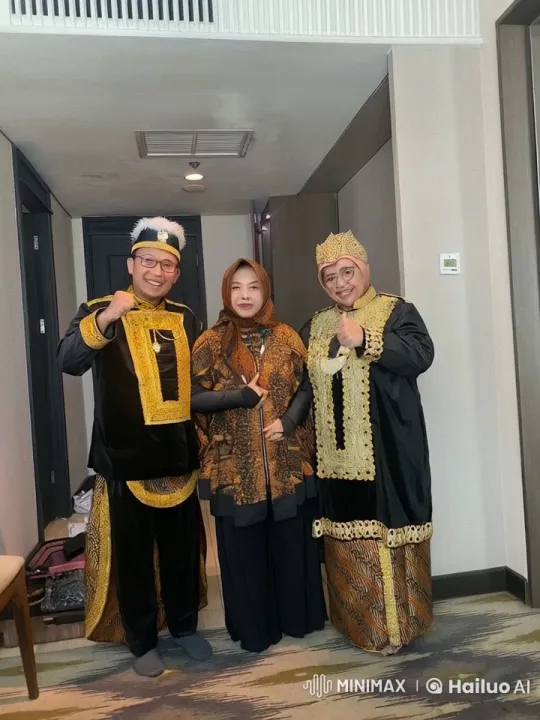 Traditional Attire Kung Fu Demonstration by Trio – AI Generated Video | Hailuo AI