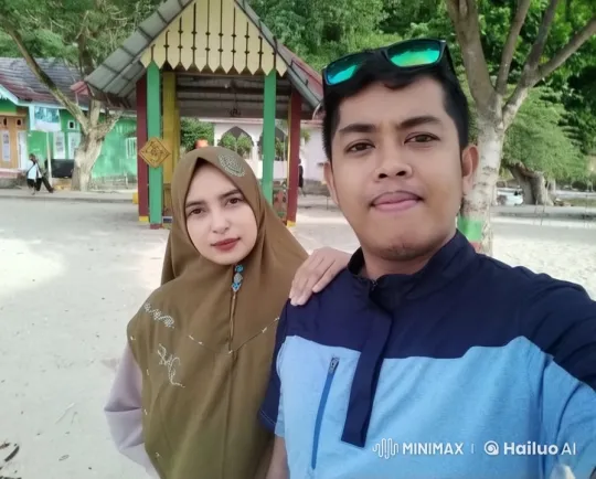 Beachside Couple by Colorful Pavilion in Live2D Animation – AI Generated Video | Hailuo AI