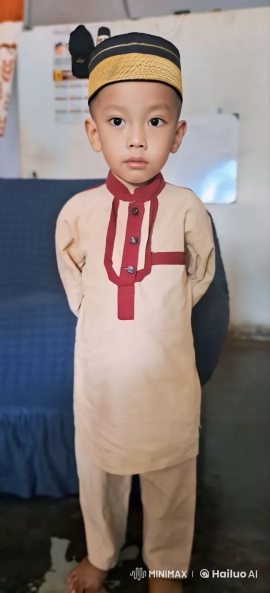 Child in Traditional Attire Performs Skilled Kung Fu – AI Generated Video | Hailuo AI