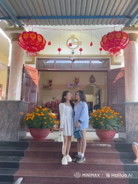 Kung Fu Display at Ornate Entrance with Red Lanterns – AI Generated Video | Hailuo AI