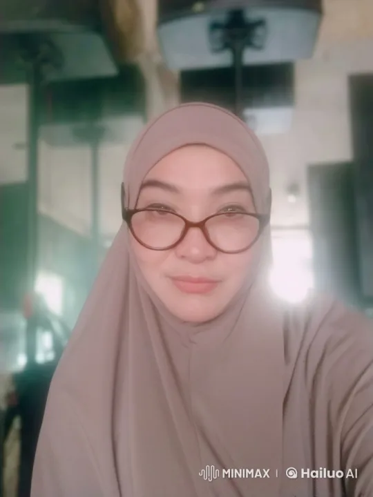 Live2D Animation: Hijab-Wearing Figure in Soft Indoor Scene – AI Generated Video | Hailuo AI
