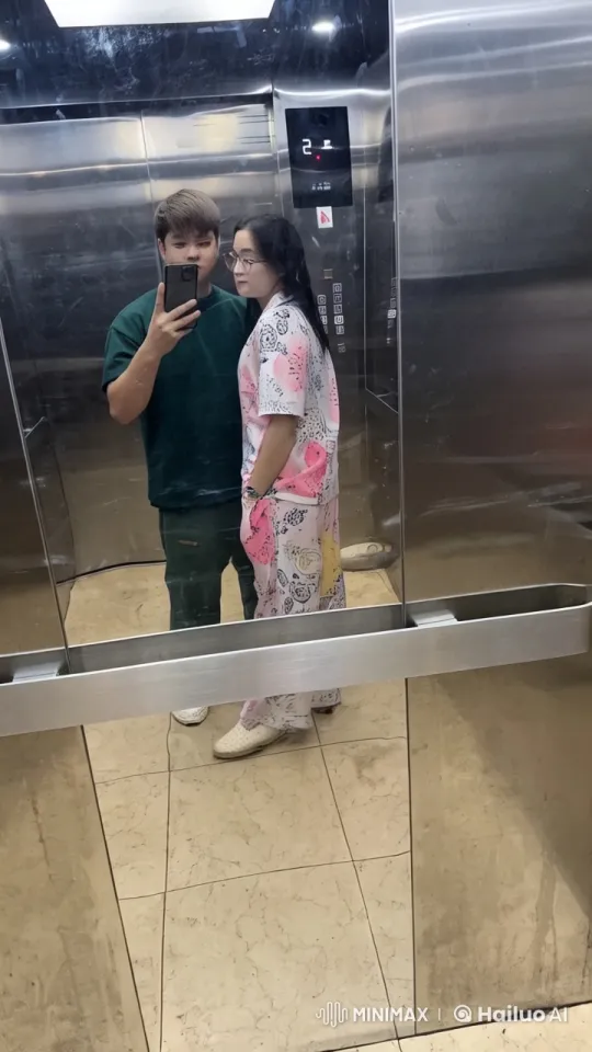 Elevator Mirror Playfulness Live2D Animation – AI Generated Video | Hailuo AI
