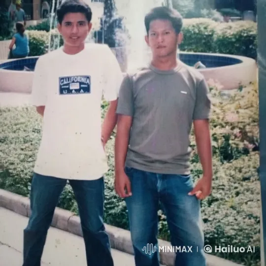 Casual Youths Engage in Choreographed Kung Fu Fight – AI Generated Video | Hailuo AI