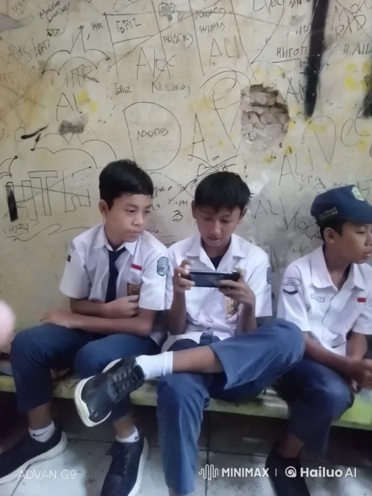 Boys Practice Kung Fu in Graffiti-Decorated Room – AI Generated Video | Hailuo AI