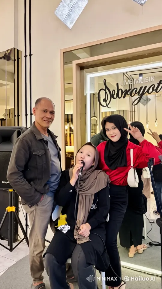 Live2D Animated Kung Fu Scene in Front of Sebroyoto Store – AI Generated Video | Hailuo AI