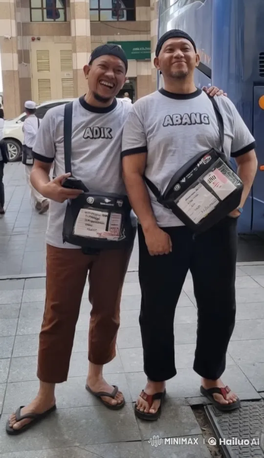 Dynamic Martial Arts Display on City Sidewalk – AI Generated Video | Hailuo AI