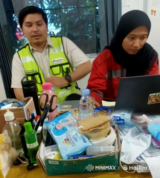 Casual Work Environment with Two Individuals – AI Generated Video | Hailuo AI