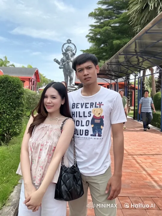 Couple's Live2D Martial Arts Fight in Scenic Park – AI Generated Video | Hailuo AI