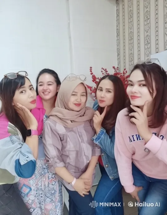 Group of Friends Enjoying Time Together – AI Generated Video | Hailuo AI