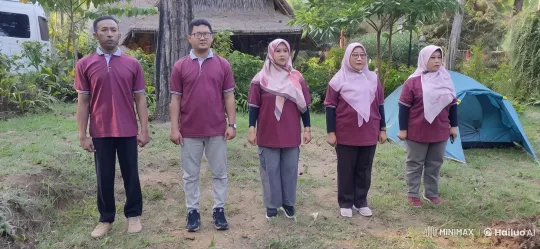 Five Martial Artists Perform Synchronized Kung Fu in Nature – AI Generated Video | Hailuo AI
