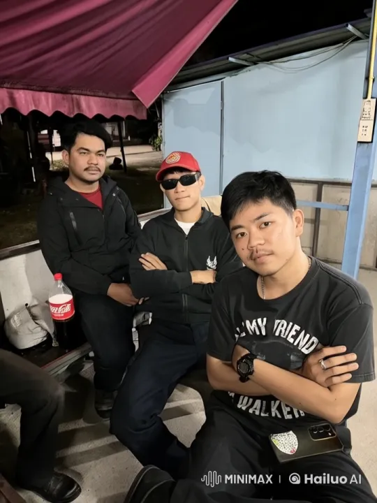Dynamic Martial Arts Display by Trio in Live2D Animation – AI Generated Video | Hailuo AI