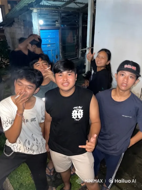 Young People Practicing Kung Fu in Outdoor Night Scene – AI Generated Video | Hailuo AI