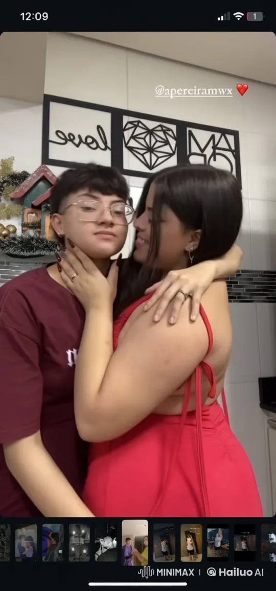 Couple's Playful Embrace Turns into Lighthearted Tussle – AI Generated Video | Hailuo AI