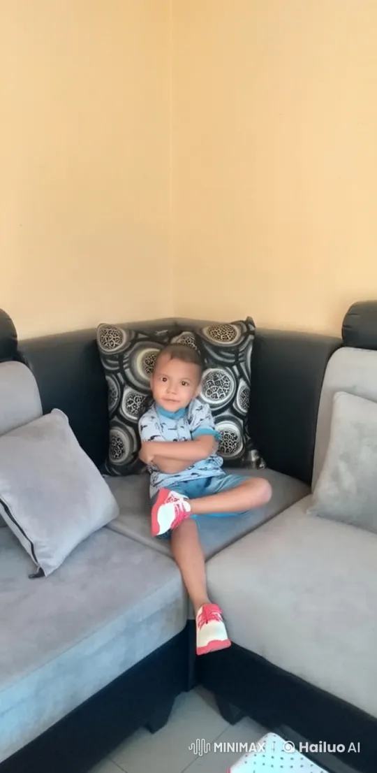 Young Boy Demonstrates Energetic Kungfu Skills – AI Generated Video | Hailuo AI
