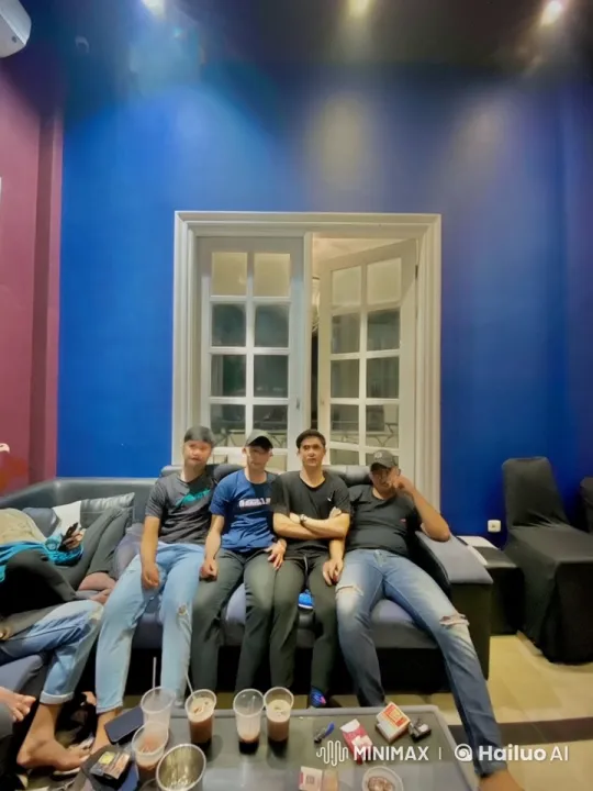 Friends' Playful Kung Fu Skit on Couch – AI Generated Video | Hailuo AI