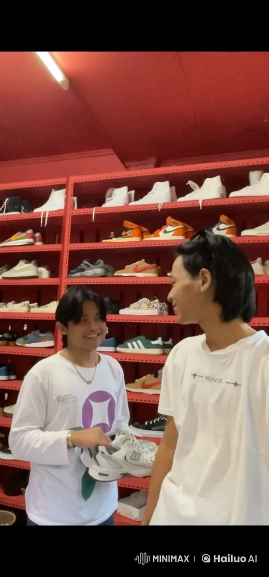 Dynamic Martial Arts Display in Sneaker Store Animation – AI Generated Video | Hailuo AI