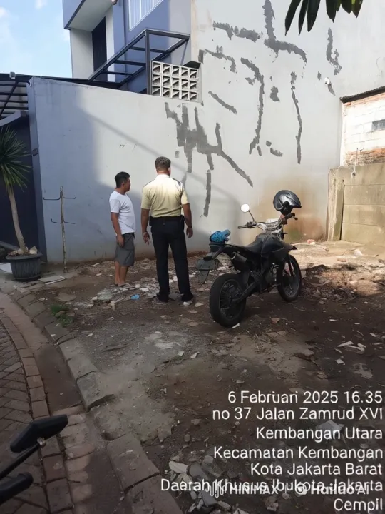Traditional Kung Fu Display in Modern Suburban Setting – AI Generated Video | Hailuo AI