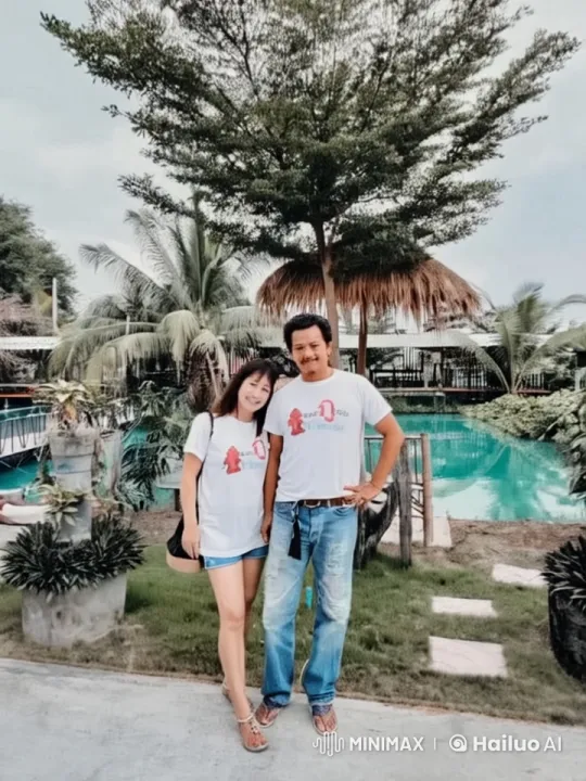 Couple Demonstrates Synchronized Kung Fu by Pool – AI Generated Video | Hailuo AI