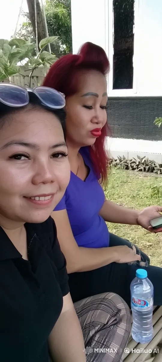 Animated Women Enjoying Serene Outdoor Scene – AI Generated Video | Hailuo AI