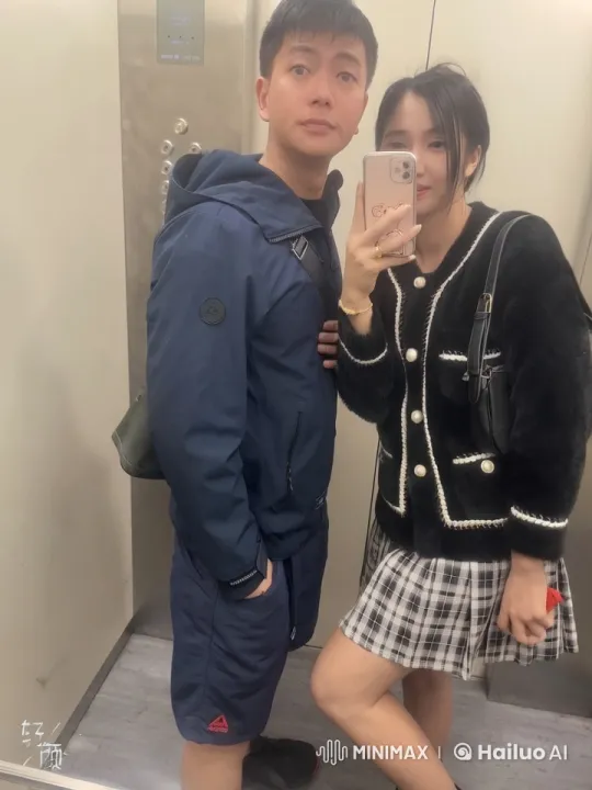 Young Couple Demonstrates Kung Fu in Elevator – AI Generated Video | Hailuo AI