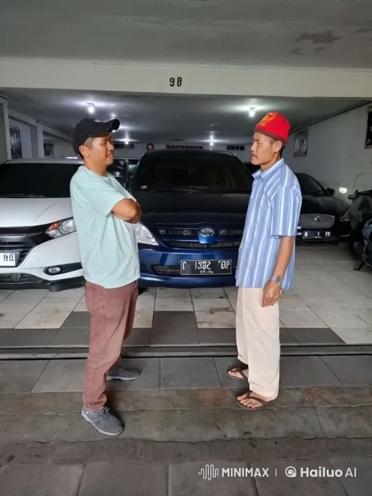 Kungfu Showdown in a Dimly Lit Parking Garage – AI Generated Video | Hailuo AI