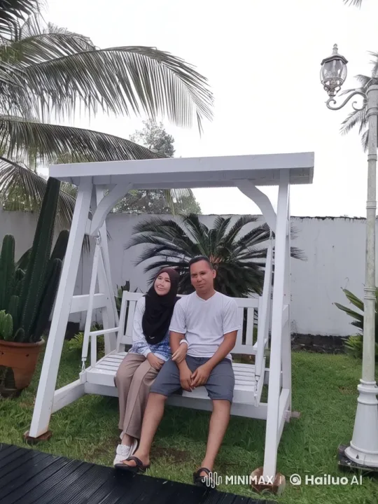 Couple's Peaceful Garden Kungfu Fight in Live2D Animation – AI Generated Video | Hailuo AI