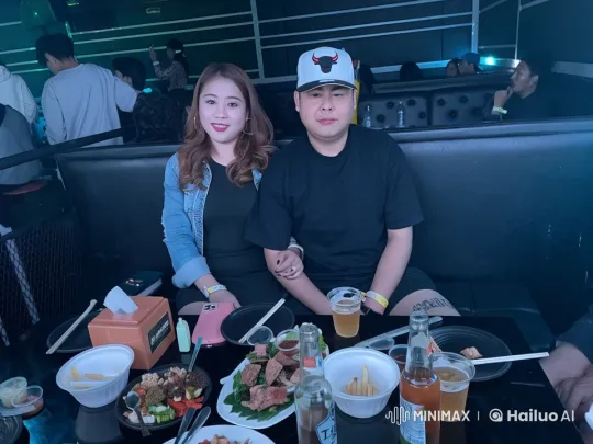 Live2D Animated Fight Scene in a Vibrant Nightclub Setting – AI Generated Video | Hailuo AI