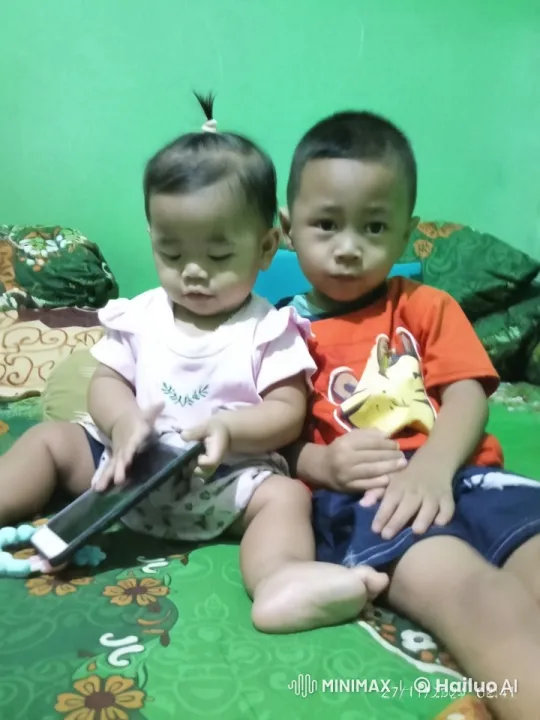 Children Play Kung Fu in Cozy Bedroom Setting – AI Generated Video | Hailuo AI