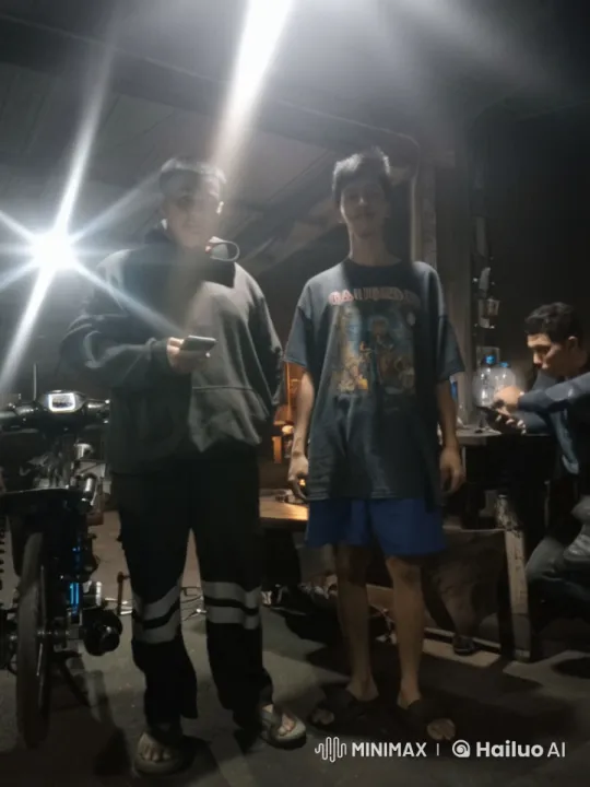 Dynamic Kung Fu Performance in a Dimly Lit Workshop – AI Generated Video | Hailuo AI