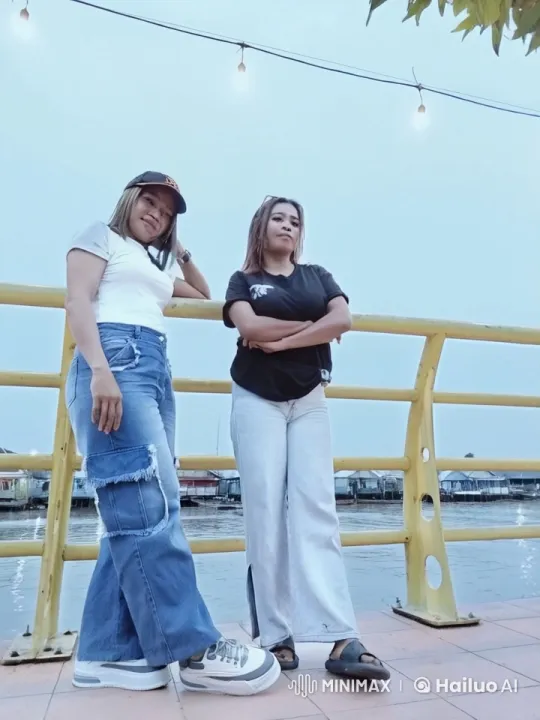 Kungfu Fight by Waterfront: Dynamic Female Duo – AI Generated Video | Hailuo AI