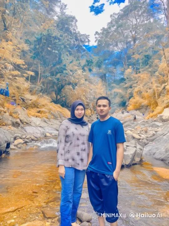 Autumn Serenity: Couple Enjoying a Tranquil Forest Stream – AI Generated Video | Hailuo AI