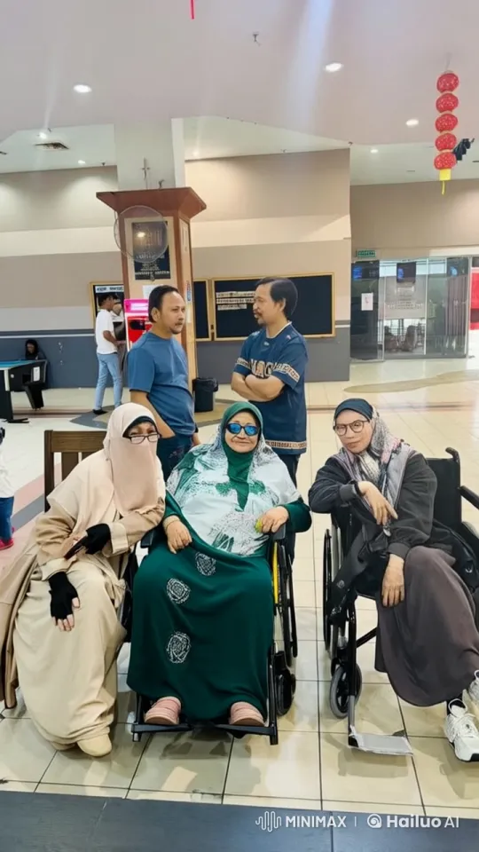 Elderly Women Surprise with Martial Arts Skills – AI Generated Video | Hailuo AI
