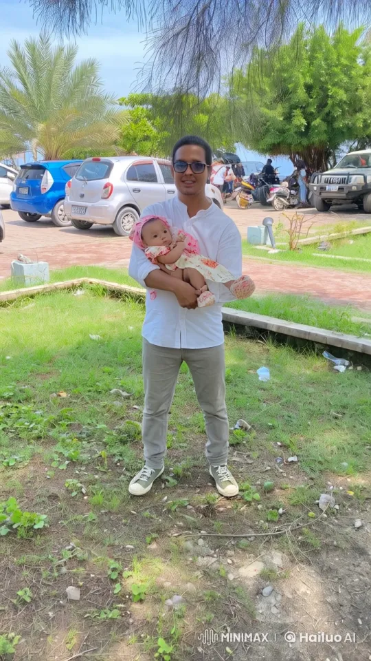 Martial Arts Skills Displayed with Baby in Park – AI Generated Video | Hailuo AI