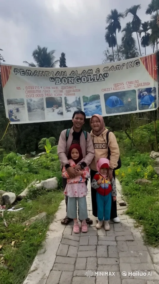 Family Demonstrates Kung Fu in Live2D Animation at 'Bongolia' – AI Generated Video | Hailuo AI