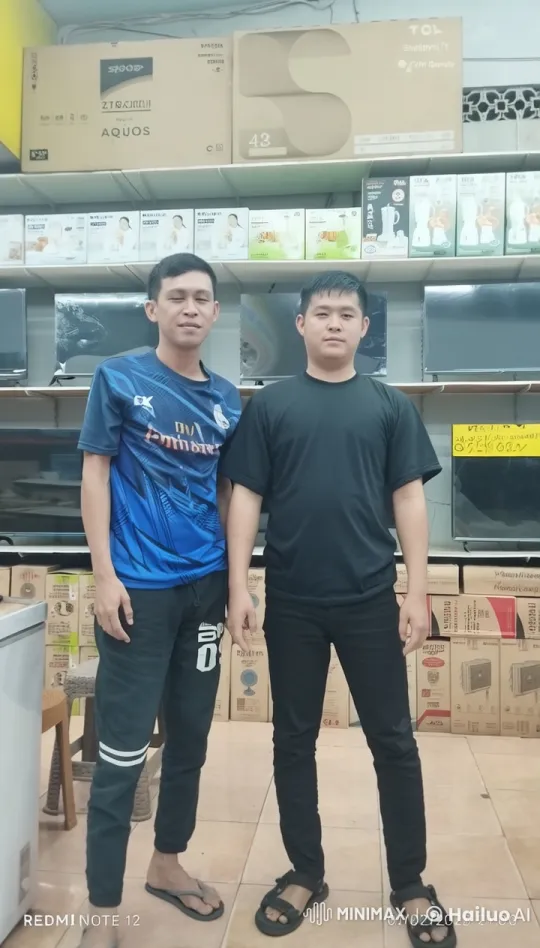 Martial Arts Duel in Electronics Store Setting – AI Generated Video | Hailuo AI