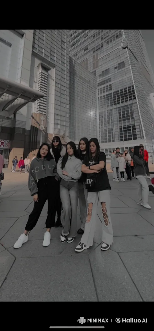 Friends Showcase Kungfu Skills in Urban Choreography – AI Generated Video | Hailuo AI