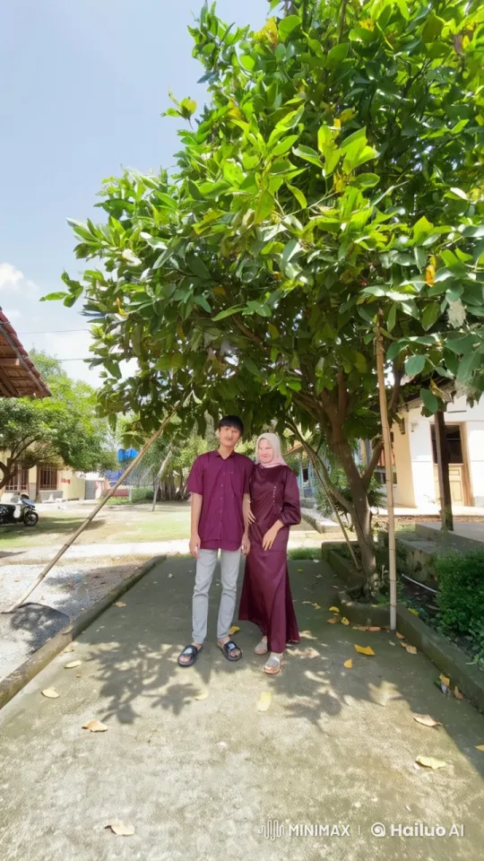 Couple Performs Synchronized Kung Fu in Peaceful Courtyard – AI Generated Video | Hailuo AI