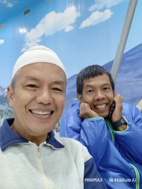 Animated Live2D Scene: Two Individuals in Cozy Attire Against a Mountainous Background – AI Generated Video | Hailuo AI