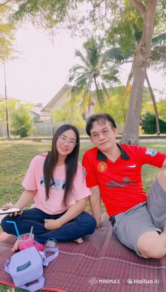 Kung Fu Fight in Serene Park Setting – AI Generated Video | Hailuo AI